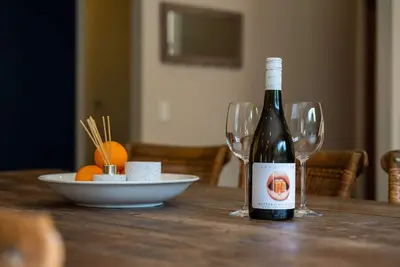 Image de If I can dream with wifi & pets, room to park the boat