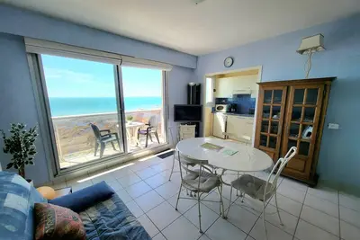 Image de Charmant studio avec balcon, animaux acceptés, parking privé, proche plage et commerces