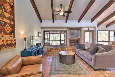 Image de Beautiful 'Saguaro Vista' w/ Mountain Views!