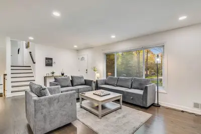 Image de Spacious Decatur Home Sleeps 12, Work-Ready