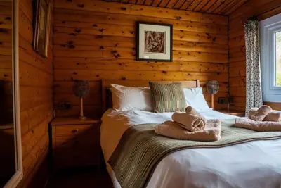 Image de Self-Catering log cabin near Plockton and the Isle of Skye secluded, well equipped and dog friendly.