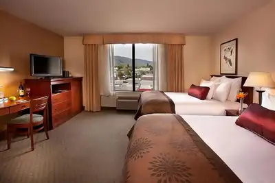 Image de Comfort and Convenience! Free Breakfast, Pet-Friendly Room, Indoor/Outdoor Pool