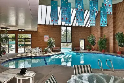 Image de Enjoy Panoramic Wenatchee Valley Views! Gorgeoyus Room w/ Large Window, Pool