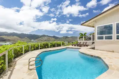 Image de Hale Maunalua hillside hideaway with ocean views & pool - walk to Hanauma Bay