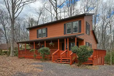 Image de Secluded home with marina access, game room, washer/dryer, & central Ac