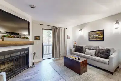 Image de Powder Point Hideaway: Cozy Condo w/ View of Ski Mountain, 250 Yards to Lifts