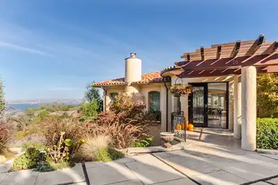 Image de Luxury Residential Oasis…