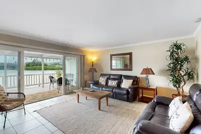 Image de Waterfront Kuapa Isle gem with Koko Crater views & pool - by the beach