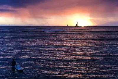 Image de Posh, beachfront gingerbread home with 3 lanais- walk to parks, dining, tennis