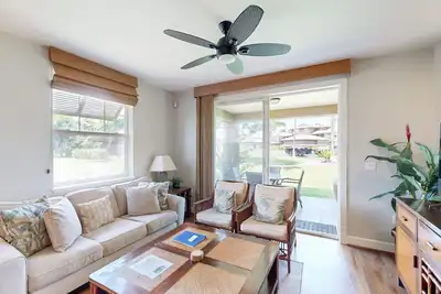 Image de Upscale, ground-floor at Halii Kai w/Ac, shared pools/hot tub, private W/D, gym