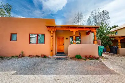 Image de Cozy Oasis Near Taos Plaza w/ Private Backyard & Grill - Drive to Ski Valley
