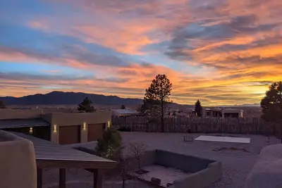 Image de Mountain-view estate with casita, Pop tennis, rooftop bar & private hot tub