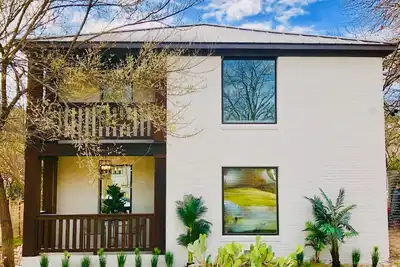 Image de Treehouse Living near St. Davids Hospital/Ut/Capitol