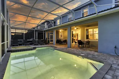 Image de Experience a magical retreat at Cinderella's Other Castle in ChampionsGate!