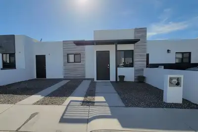 Image de 3 Bedroom Casita in Gated Community!