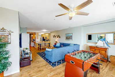 Image de 1st-Floor Condo Steps from the Pool, Beach & Resort-Style Amenities