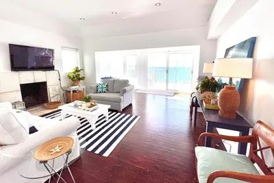 Image de Oceanfront Designer Beach House, Grape Bay Beach, Paget