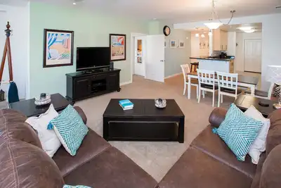 Image de Courtyard condo near the ocean with W/D, outdoor pool & gym