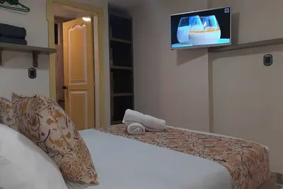 Image de rooms at 2 blocks from the main square