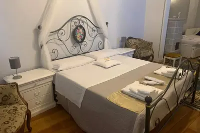 Image de Reflections Of The Orient Suite In A Historic House