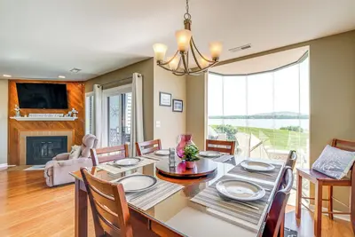 Image de Sun-Filled Condo w/ Smith Mountain Lake Views