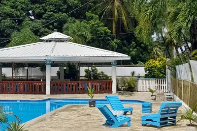 Image de Only 10min. From Bani City. Nice 5 bedroom villa in a private club