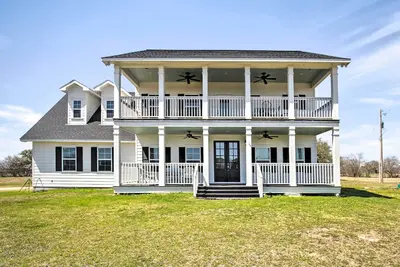 Image de Spacious Texas Getaway w/ Fire Pit & Pond!