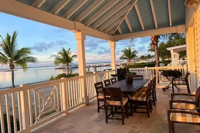 Image de Bayside Single-Family Home 4 Br 4 Ba Bimini Bay Bahamas