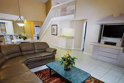 Image de 2 miles or less to Walt Disny World! Nice family size Villa with a loft