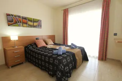 Image de Confortable appartement pour 4 personnes avec climatisation, Wifi, piscine, Tv, balcon et parking