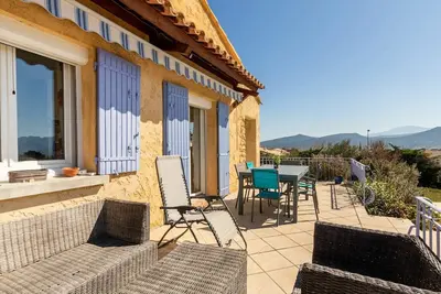 Image de Maison de vacances privée avec piscine privée, climatisation, Wifi, Tv, terrasse, parking