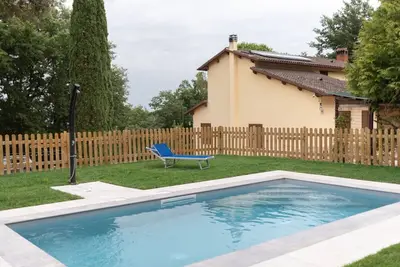 Image de Maison de vacances privée avec Wifi, piscine privée, Tv, terrasse, animaux admis, parking