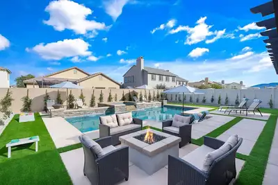 Image de New Ultimate Resort Pool Home, All King Beds