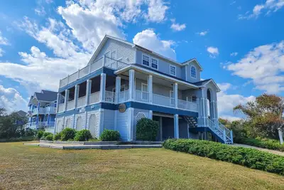 Image de A Shore Delight - ⛱️ Oceanside 5 Br home w/Private Pool, Hot Tub, and Pool Table ⛱️