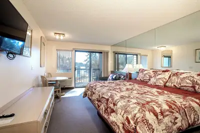 Image de Minutes to Flathead Lake & walking distance to river - Marina Cay Bigfork Studio