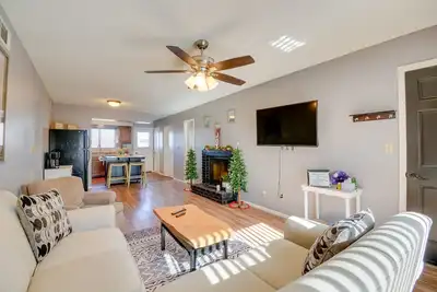 Image de 1 Mi to Museum: Pet-Friendly Prescott Condo