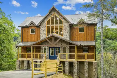 Image de Luxury 5 Br w/ Pool Table, Hot Tub, Wi-Fi, Ev Charger, Indoor/Outdoor Bar Area