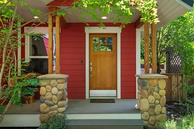 Image de Brentwood House - Furnished, 30+ day home rental in a quiet neighborhood!