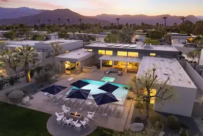 Image de Polo Villa 8 by AvantStay | Chef's Kitchen + Pool & Spa