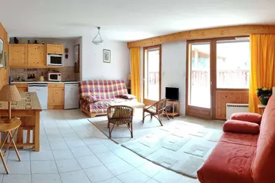 Image de 100m des commerces, terrasse, télévision, 56m², Vars