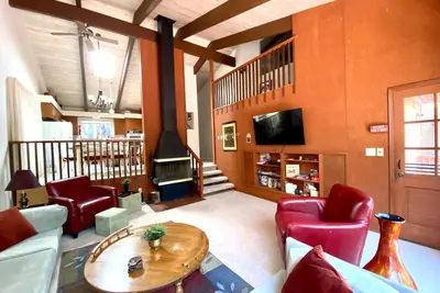 Image de Forest Escape by Yosemite and Pine Mountain Lake