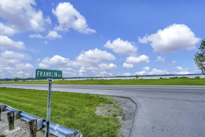 Great location next to Indian Lake and Fireworks