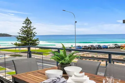 Image de Beachfront Six - Perfectly located apartment right on the beach