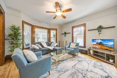 Image de Cozy  stay, 3. 9 mi to downtown, Moa, Msp