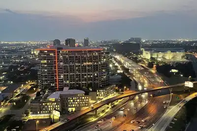 Image de Beautiful Condo In The Middle Of  Uptown Dallas With City View