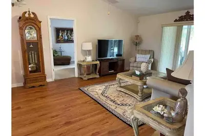 Delightful 3Br Home near Red Beach Lake