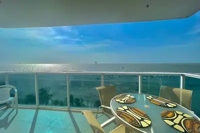 Image de Spectacular 2 bedroom apartment with access to the sea