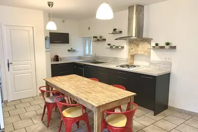 Image de Maison cosy avec terrasse et garage au calme et au centre du village