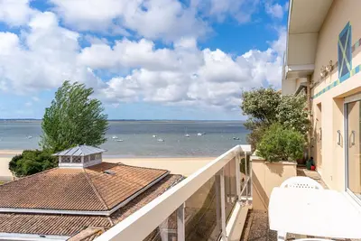 Image de Arcachon: T3 lumineux avec parking privé, accès plage, wifi