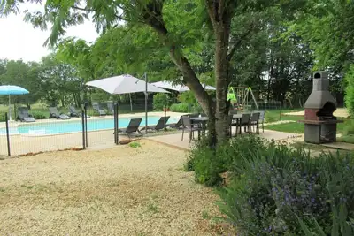 Image de Maison spacieuse avec piscine privée au cœur du Périgord